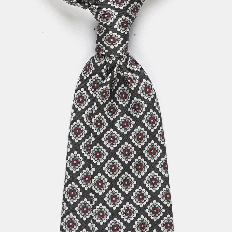 Silk tie, n°137 with a floral pattern for a white shirt ceremony.